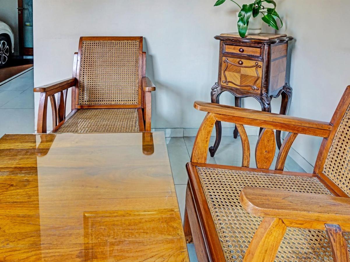 Spot On 91530 Sumpil Syariah Hotel มะลัง ภายนอก รูปภาพ